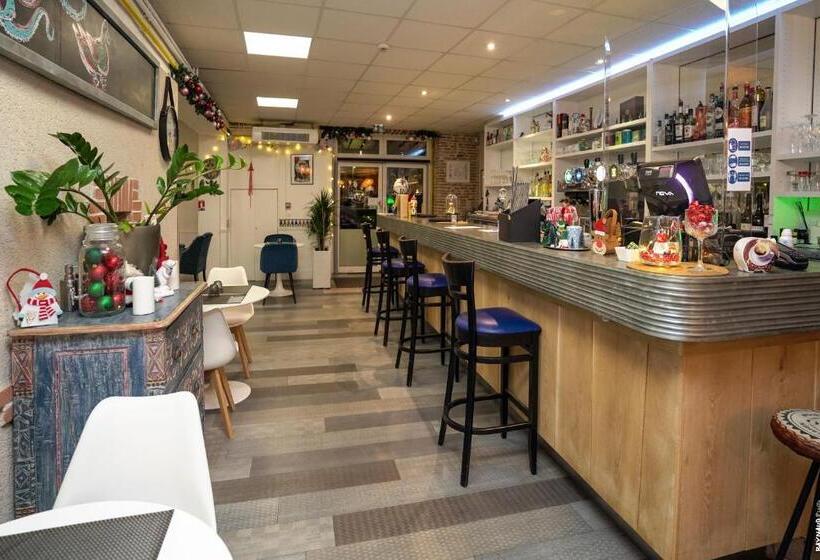 Отель Le 9 En Cuisine