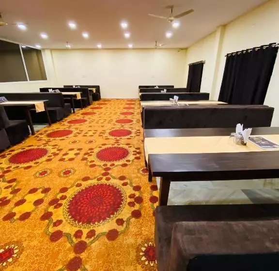 ホテル Maihar Inn