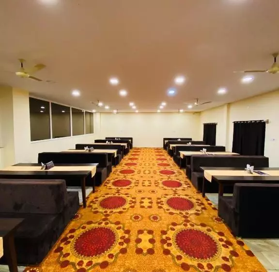 ホテル Maihar Inn