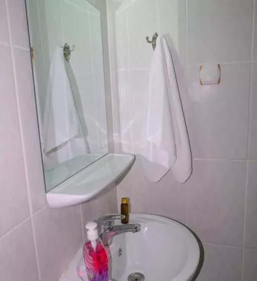 İleri̇ Otel