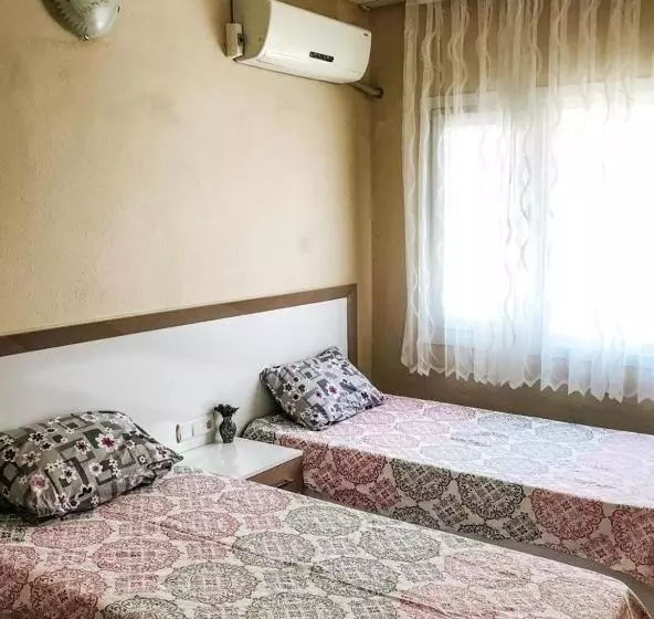 İleri̇ Otel
