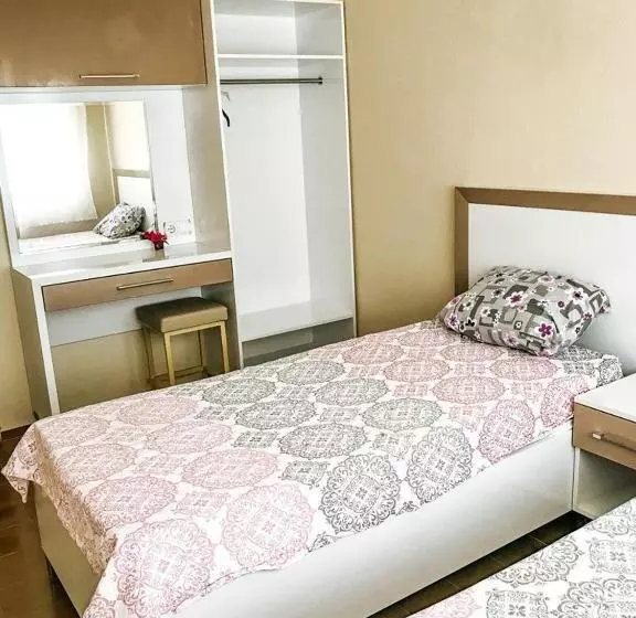 İleri̇ Otel