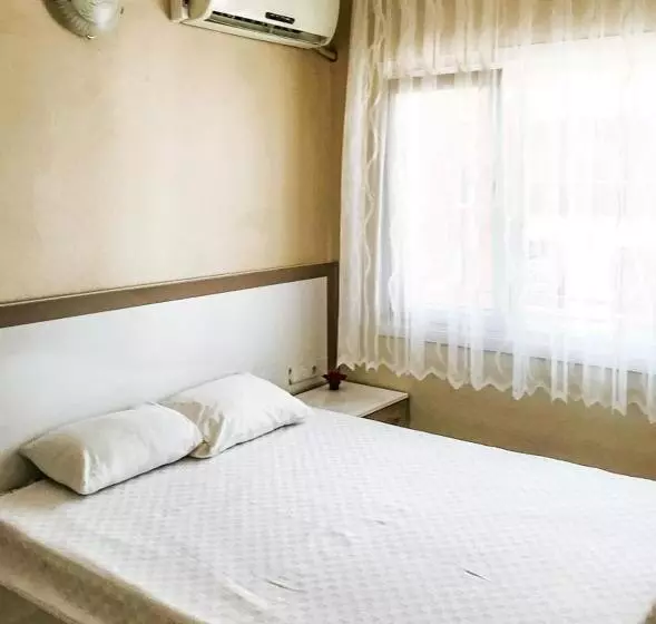 İleri̇ Otel