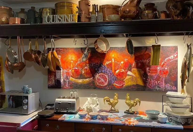 Majatalo Absolut Guest Boutique