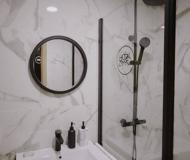 پانسیون Zarey Hostel