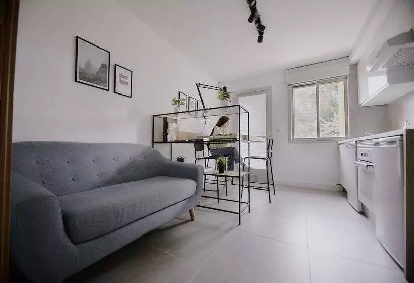 Majatalo Zarey Hostel