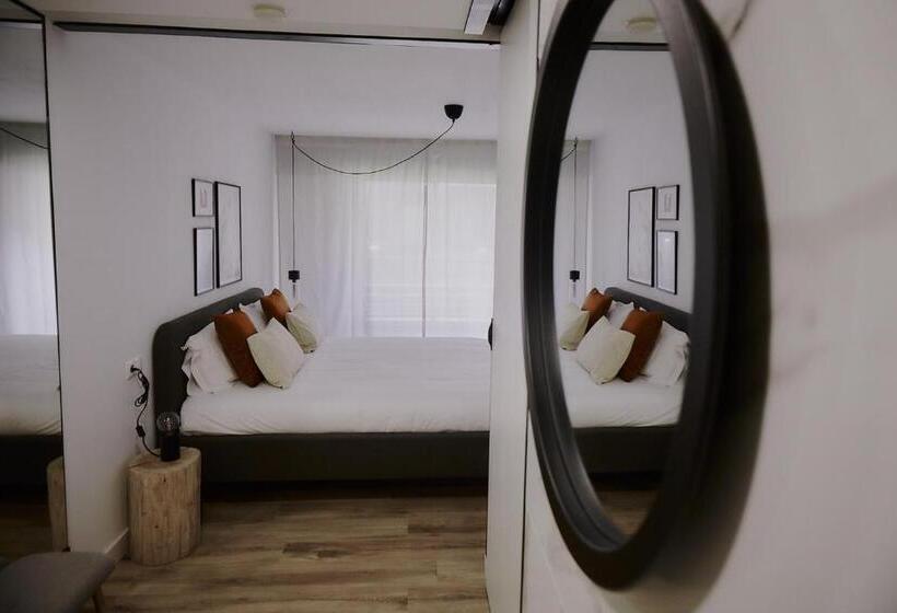 پانسیون Zarey Hostel