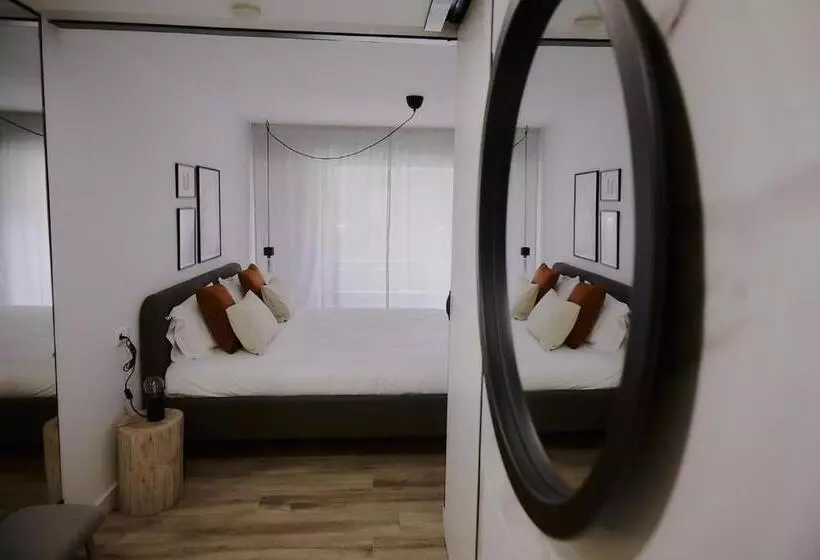 Majatalo Zarey Hostel