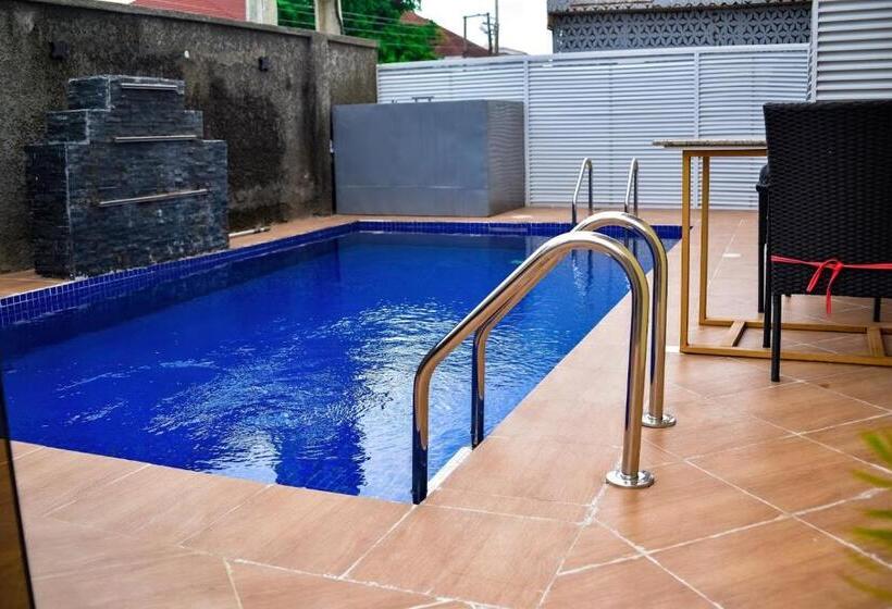 Riviera Hotel, Apartments & Resorts