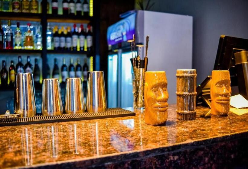 Riviera Hotel, Apartments & Resorts