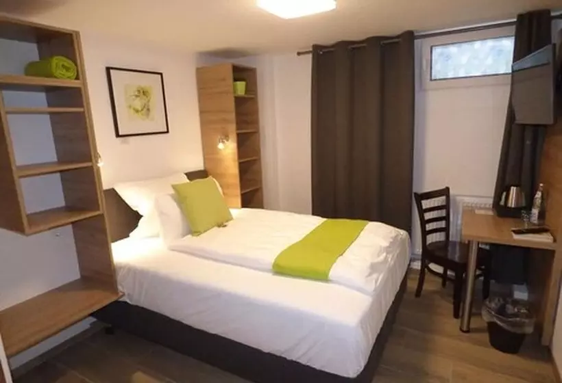 ホテル Art Inn Dinslaken