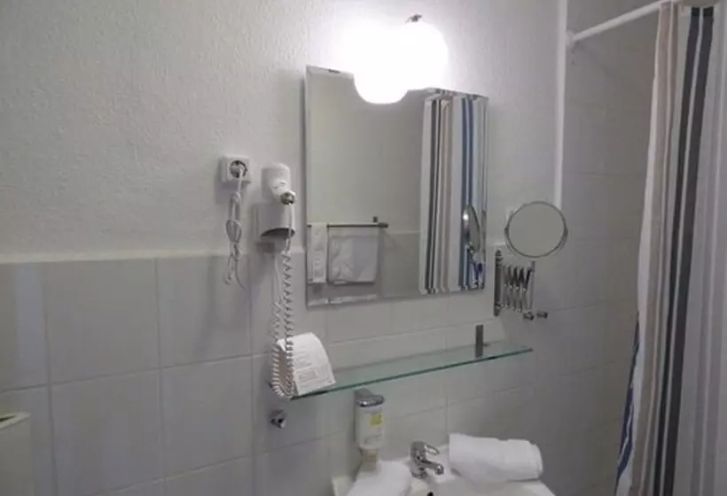 ホテル Art Inn Dinslaken