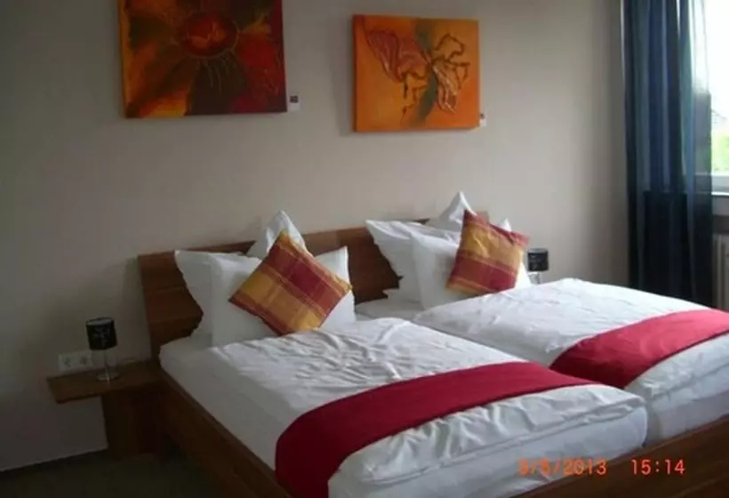 ホテル Art Inn Dinslaken