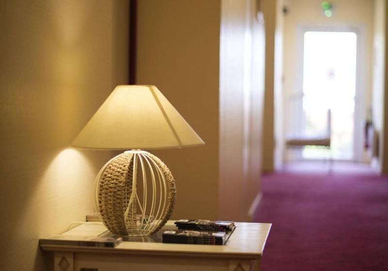 Brit Hotel Du Perche