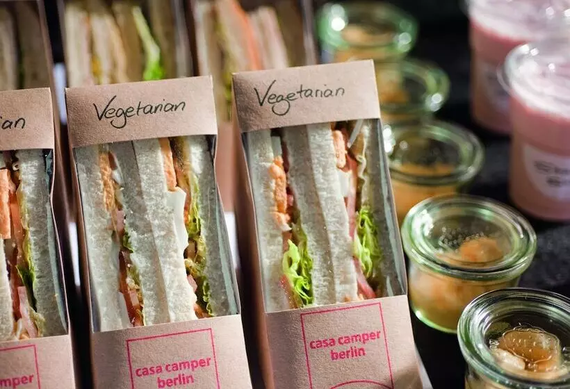 هتل Casa Camper Berlin