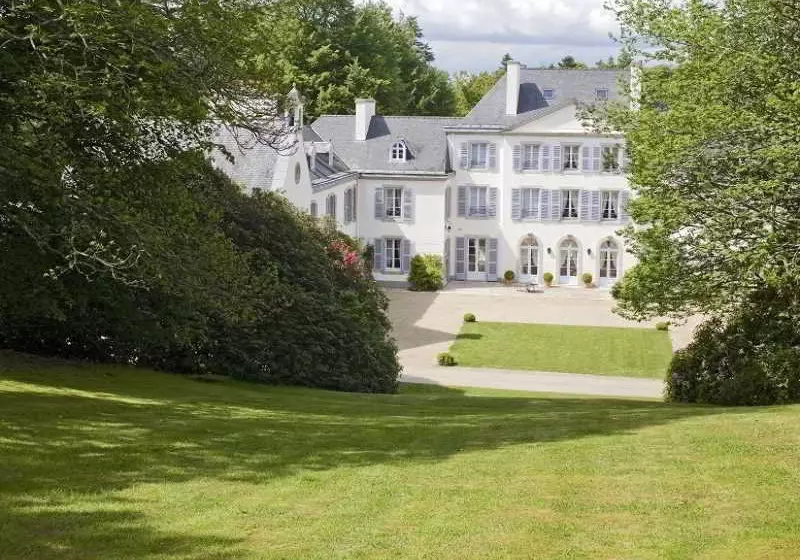 فندق Domaine De Kerbastic