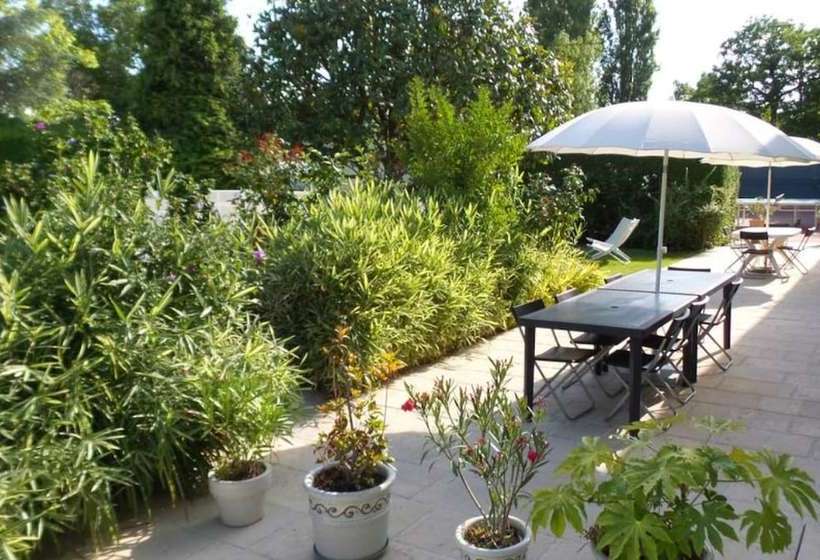 בית מלון כפרי Le Clos De La Chapelle