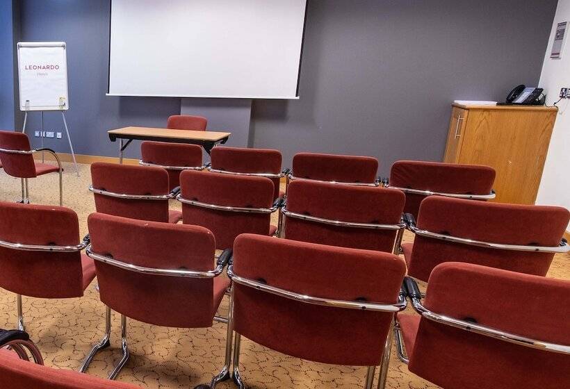 هتل Leonardo Bradford