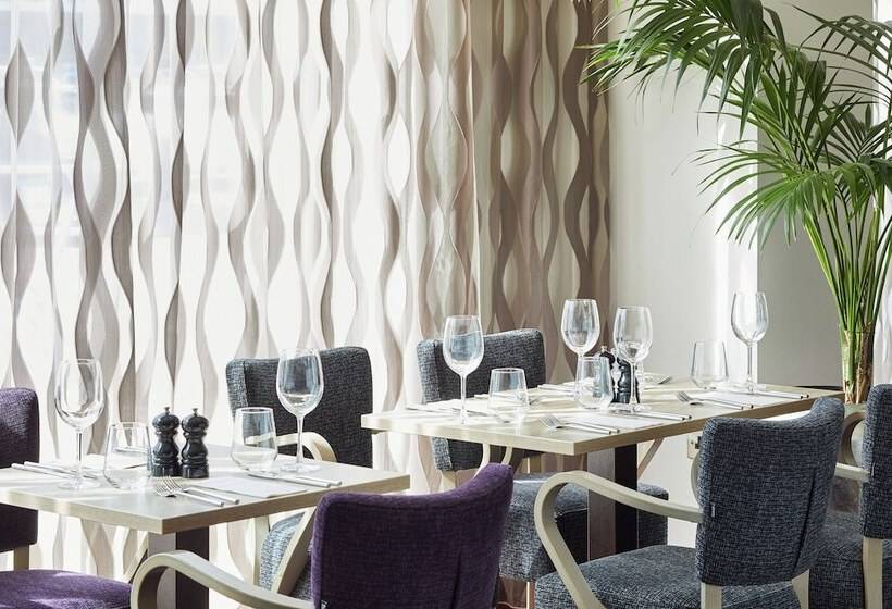 هتل Leonardo Bradford