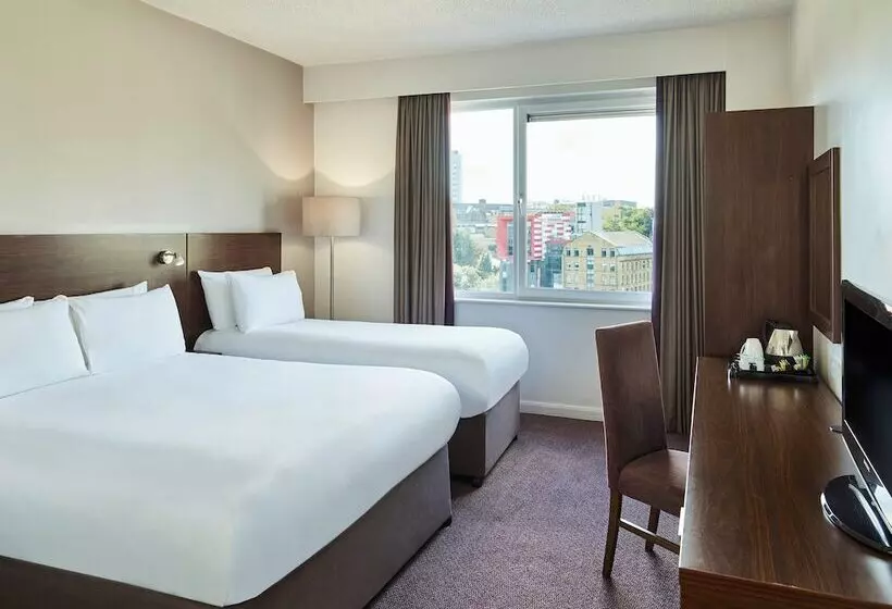 Hotel Leonardo Bradford