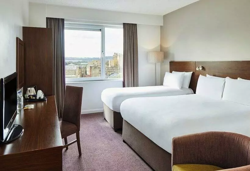 Hotel Leonardo Bradford