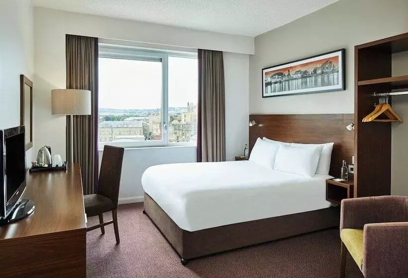 Hotel Leonardo Bradford