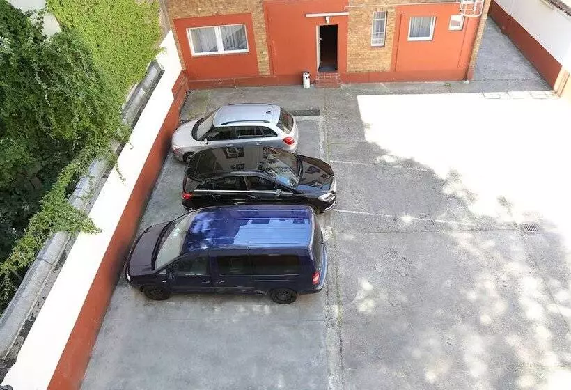 Pension Alpha Frankfurt City Central Station