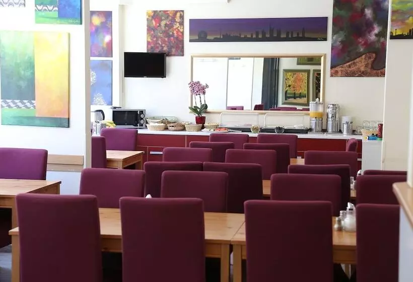 Pension Alpha Frankfurt City Central Station