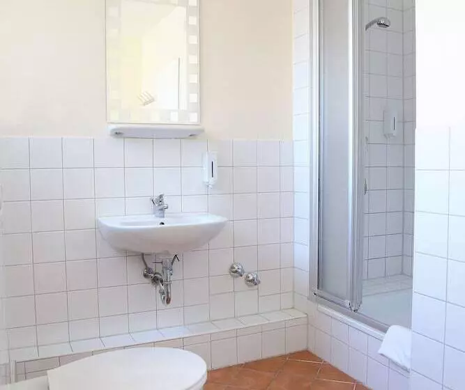 Pension Alpha Frankfurt City Central Station