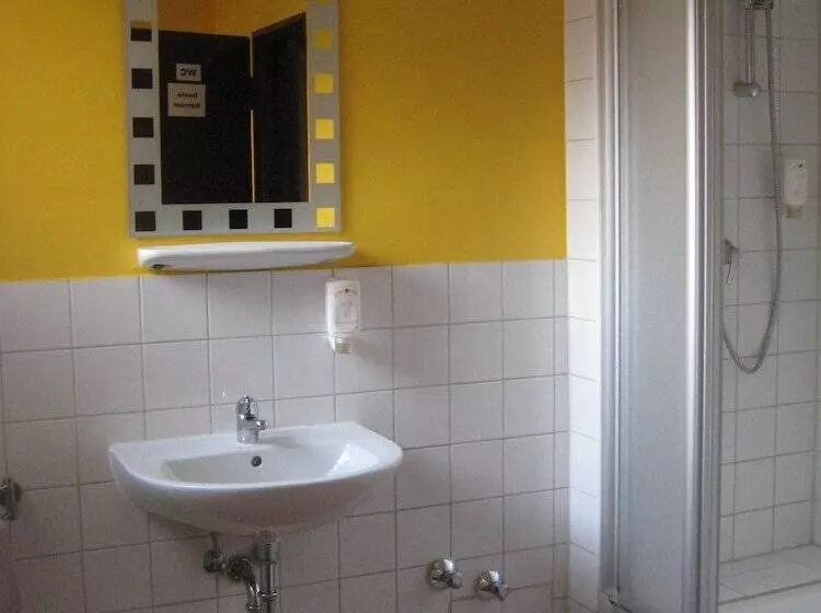 Pension Alpha Frankfurt City Central Station