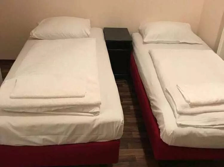 Pension Alpha Frankfurt City Central Station