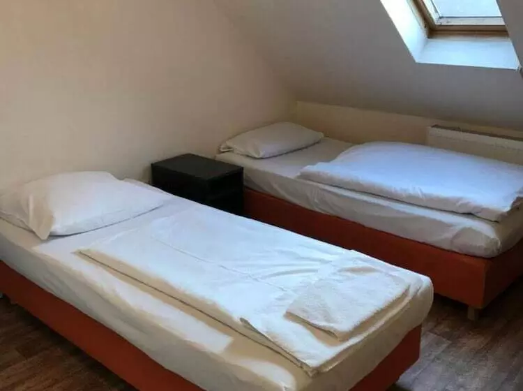 Pension Alpha Frankfurt City Central Station