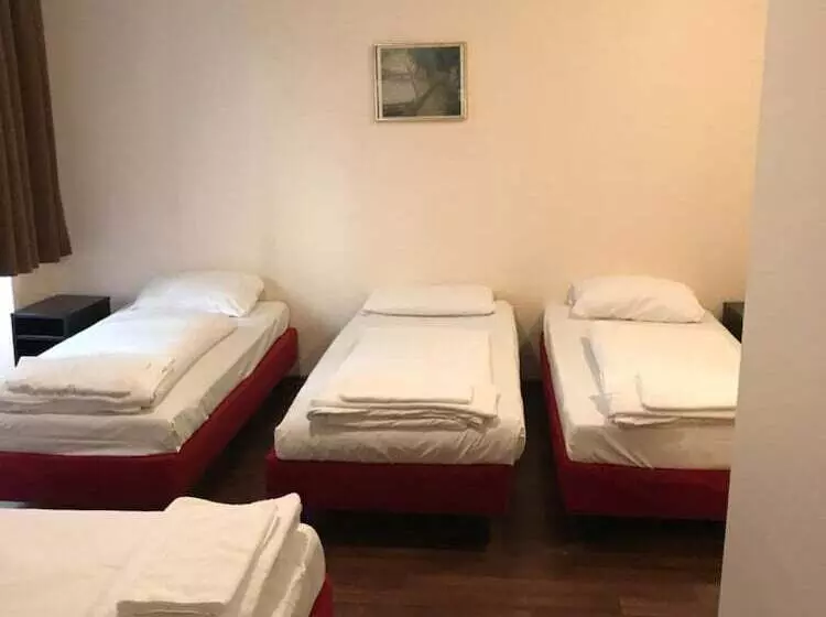 Pension Alpha Frankfurt City Central Station