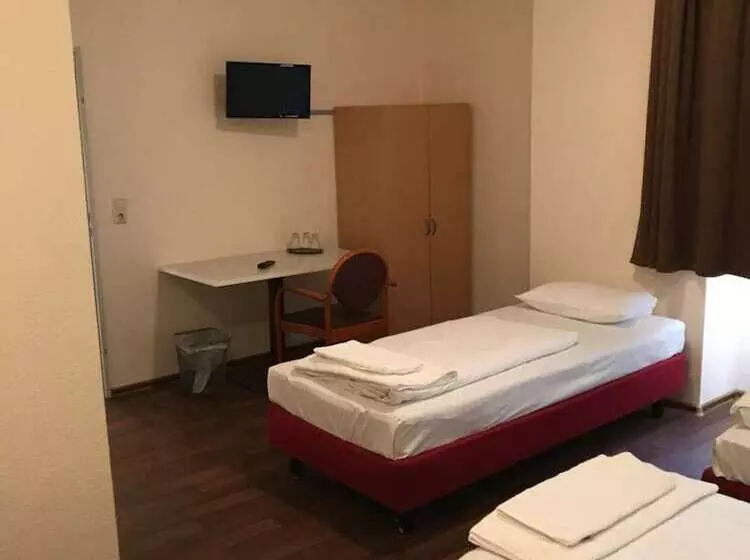 Pension Alpha Frankfurt City Central Station