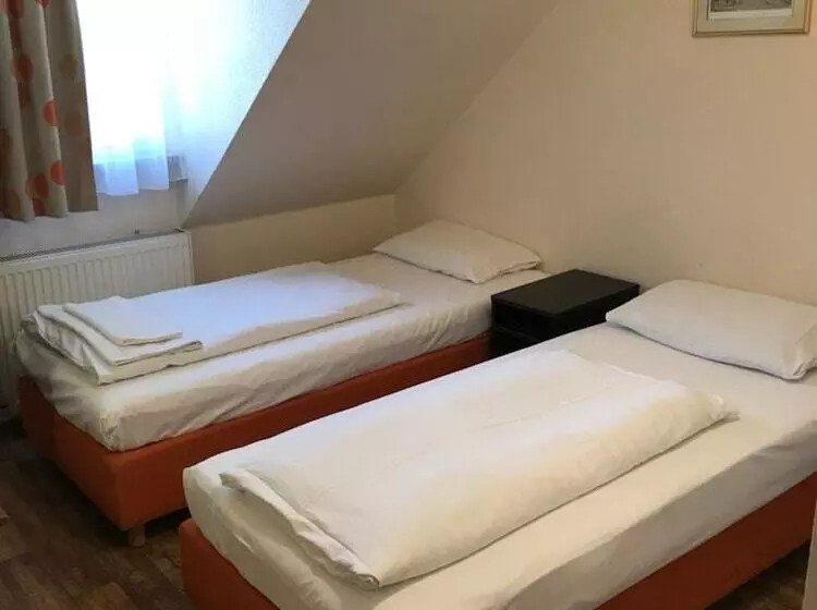 Pension Alpha Frankfurt City Central Station