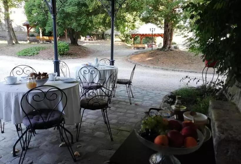 Aamiaismajoitus (B&B) Manoir De La Touche