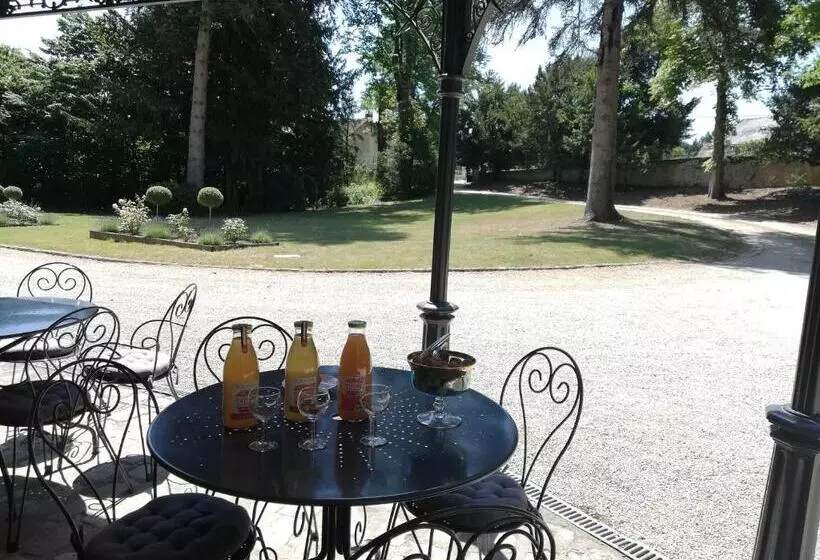 Aamiaismajoitus (B&B) Manoir De La Touche