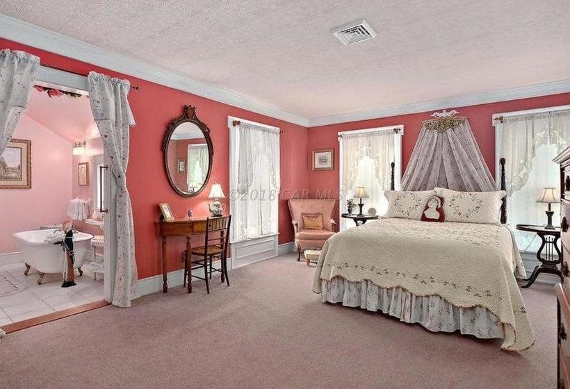 Bed and Breakfast Princess Anne Book Lovers Inn