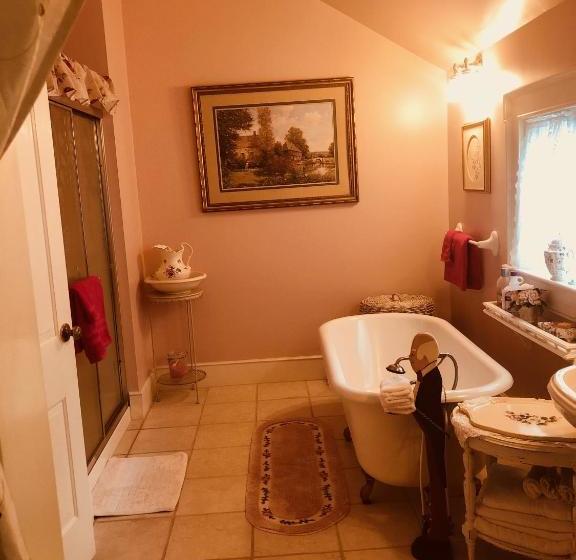 Bed and Breakfast Princess Anne Book Lovers Inn