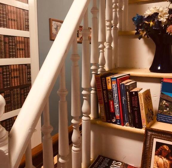 Bed and Breakfast Princess Anne Book Lovers Inn