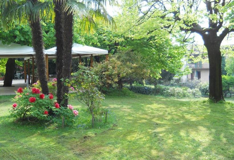 Otel Albergo Ristorante Aquila