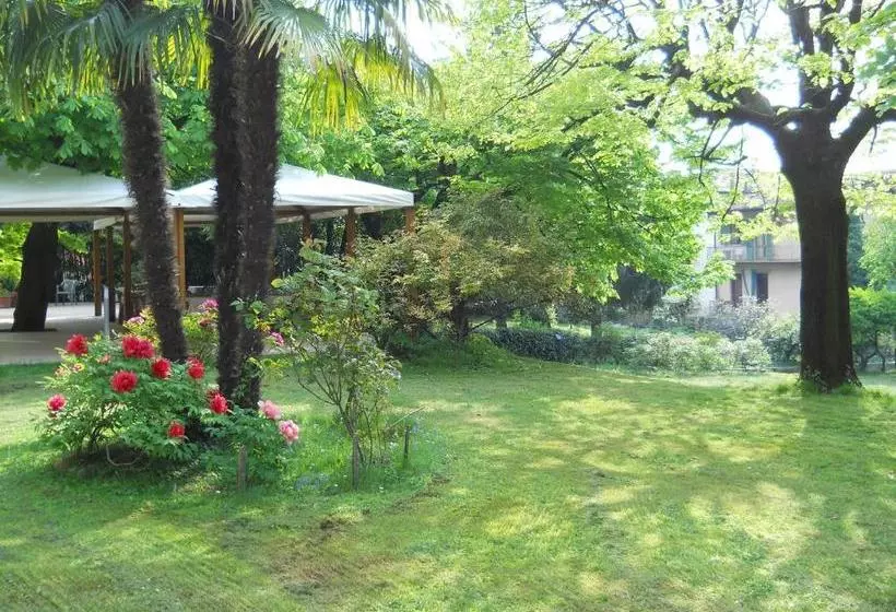 ホテル Albergo Ristorante Aquila