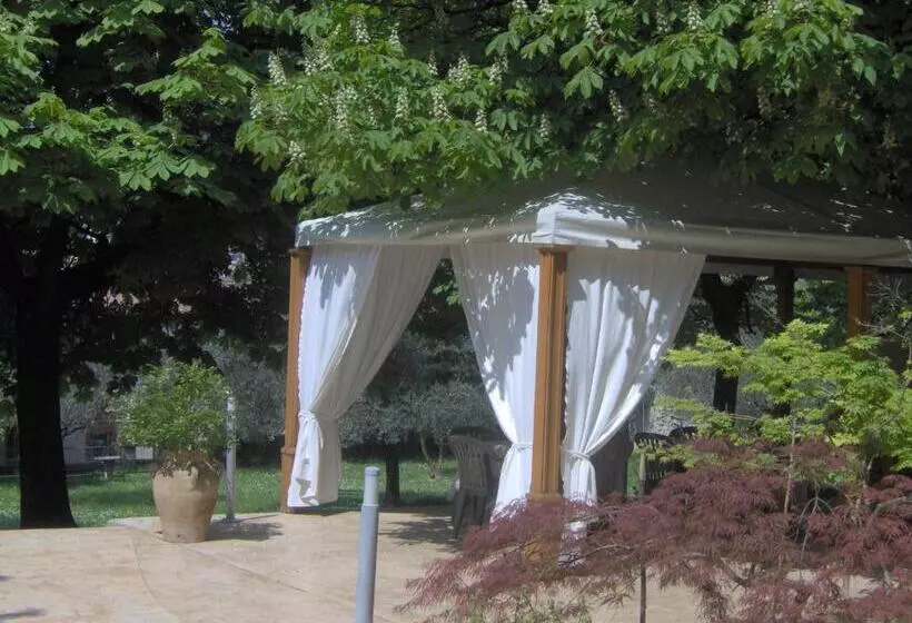 ホテル Albergo Ristorante Aquila