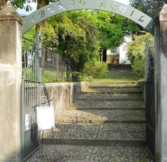 ホテル Albergo Ristorante Aquila