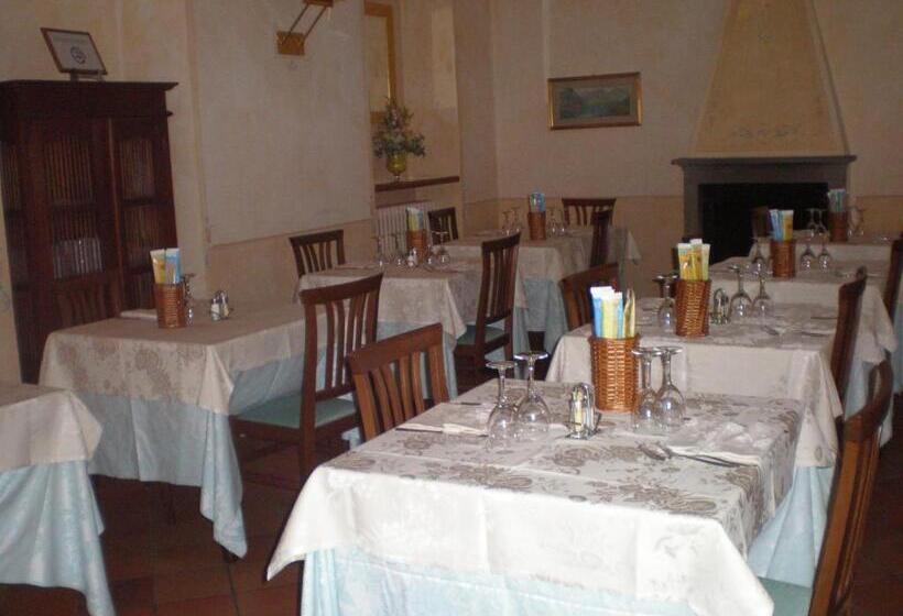 Otel Albergo Ristorante Aquila