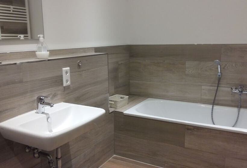 ホテル Hopfenerlebnishof