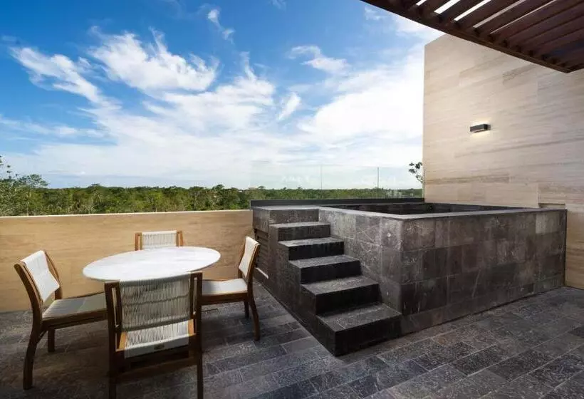 Mistiq Tulum