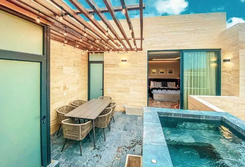 Mistiq Tulum
