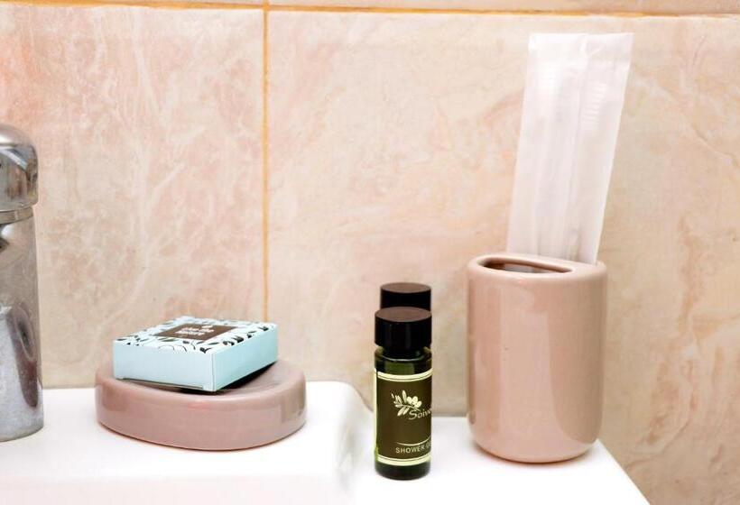 Montecito Apartments