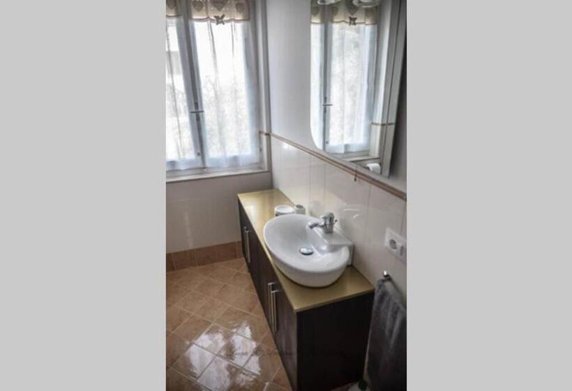 بنسيون Il Tamburino Lucio